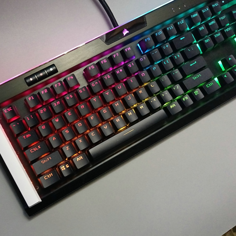 Corsair PBT Transparent Keycap - Gaming Keyboard Corsair avaliação e preço